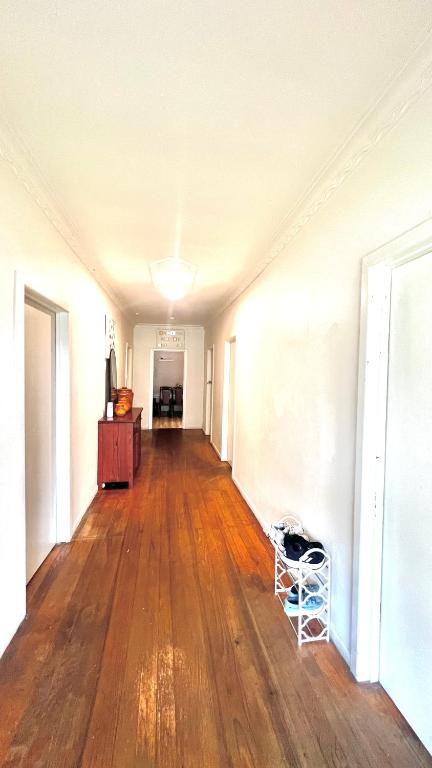 Room Near To Melbourne Airport & Train Station - Accommodation QLD 1