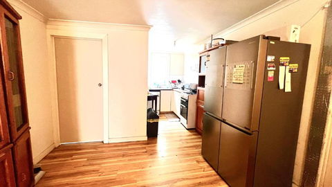 Room Near To Melbourne Airport & Train Station - Accommodation QLD 2