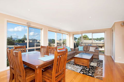Rose - Accommodation QLD 0