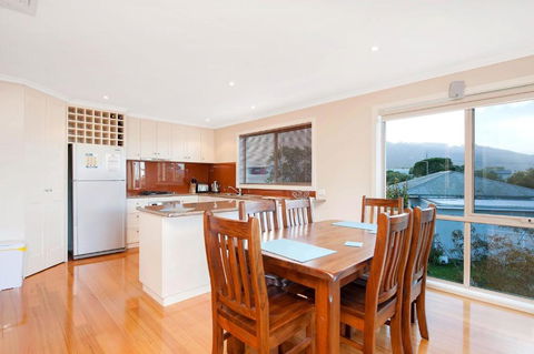 Rose - Accommodation QLD 2