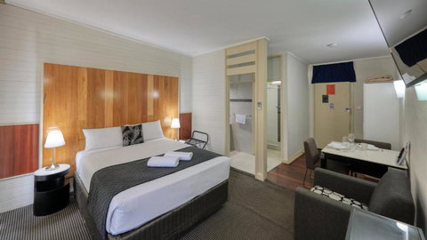Rose City Motor Inn - Accommodation QLD 3