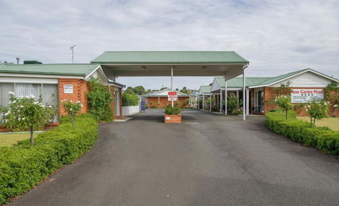 Rose Garden Motel - Accommodation QLD 3