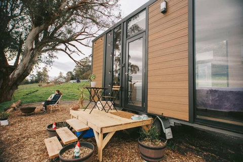 Rose Hill By Tiny Away - Accommodation QLD 0