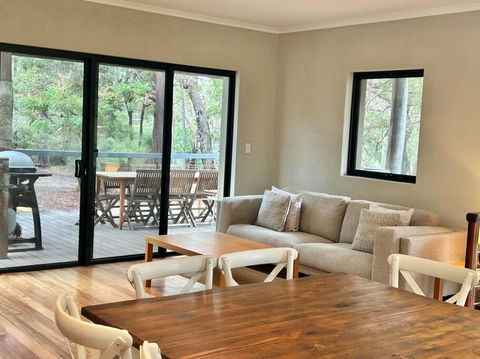 Rosella - Bushland Hideaway - Accommodation QLD 0