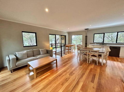 Rosella - Bushland Hideaway - Accommodation QLD 1
