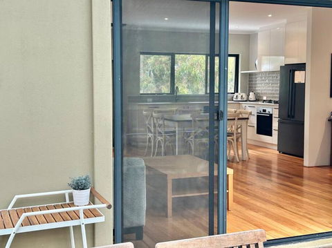 Rosella - Bushland Hideaway - Accommodation QLD 3