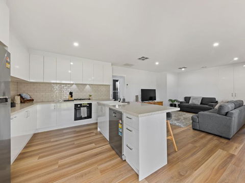 Rosella Retreat - Accommodation QLD 1