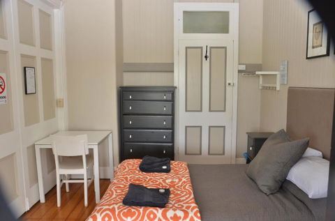 Royal Gatton Hotel - Accommodation QLD 1