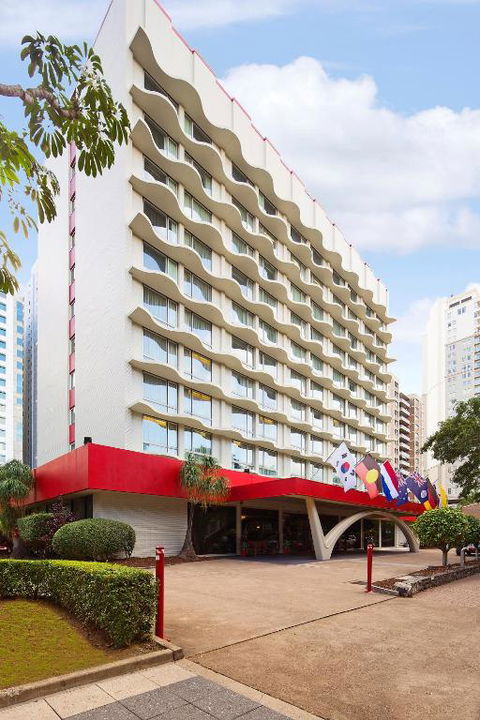 Royal On The Park - Accommodation QLD 1