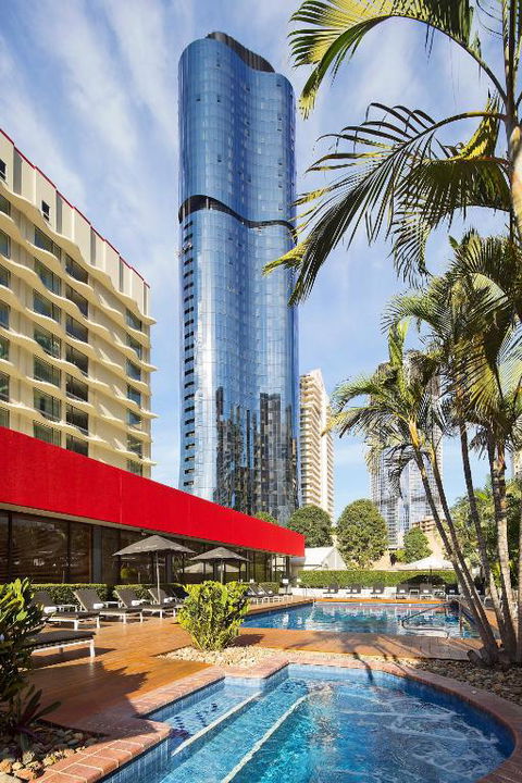 Royal On The Park - Accommodation QLD 2