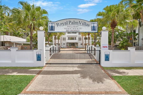 Royal Palm Villas - Accommodation QLD 2