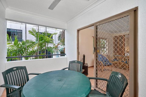 Royal Palm Villas - Accommodation QLD 3