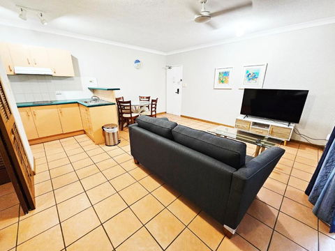Royal Palm Villas - Accommodation QLD 0