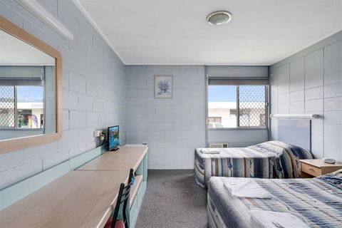 Royal Hotel - Accommodation QLD 2