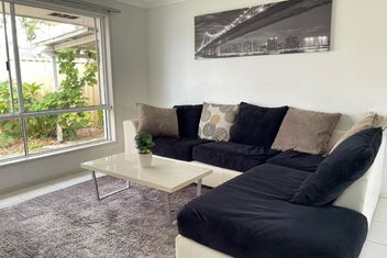 Runaway Bay Family Haven With 4beds with Accommodation QLD