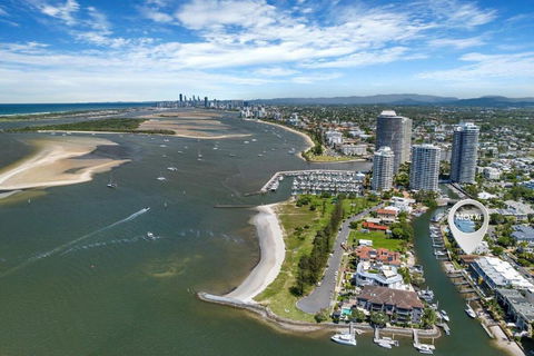 Runaway Bay Waterfront Delight - Accommodation QLD 1