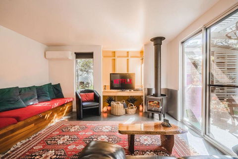 Runawaytomaleny - Accommodation QLD 2