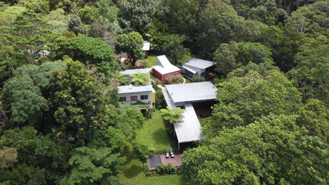 Runawaytomaleny - Accommodation QLD 1