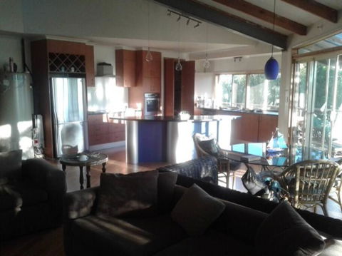 Rural Setting Getaway - Contractors, Families - Accommodation QLD 0