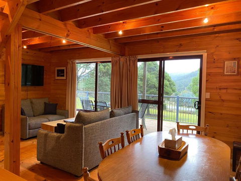 Russell Falls Holiday Cottages - Accommodation QLD 3