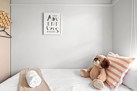 Rustic Single Room - Centrally Located At Narwee - Shared Bathroom - Accommodation QLD 1