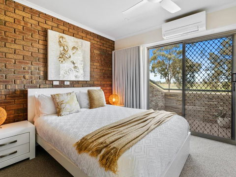 Sailz Villas Unit 4 - Accommodation QLD 3