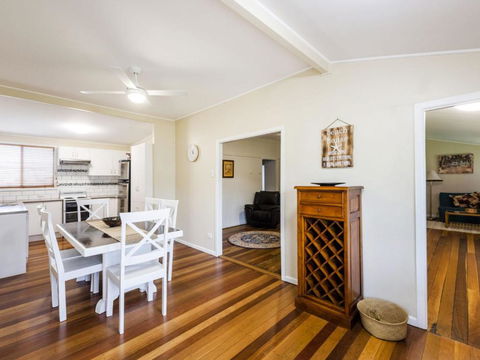 Salt Water Cottage - Accommodation QLD 1