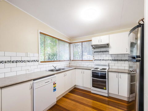 Salt Water Cottage - Accommodation QLD 3