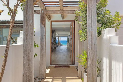 Saltwater Beach House - Accommodation QLD 3
