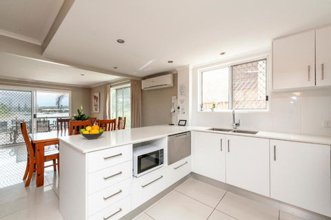 Saltwater Villas - Pet Friendly Accommodation - Accommodation QLD 3