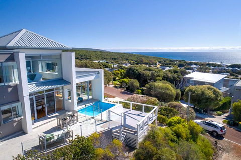 Salty Kiss I Private Properties - Accommodation QLD 0