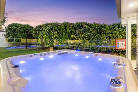 Salty Pause At Bondi House - With Spa And Pet Friendly! - Accommodation QLD 0