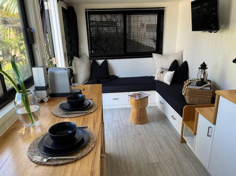 SALTY SOUL KIAMA - Tiny House By The Ocean - Accommodation QLD 0
