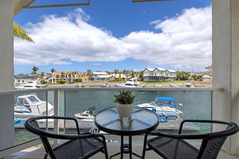 Salty Views - Accommodation QLD 3