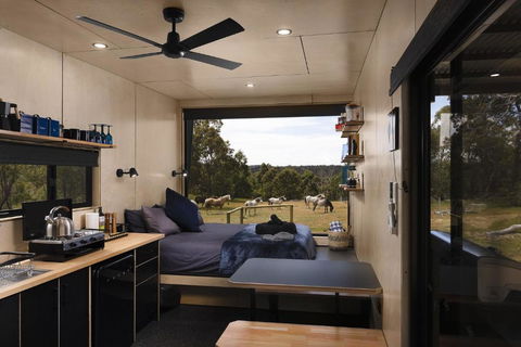 Sam The Tiny Cabin In Serpentine - Accommodation QLD 2