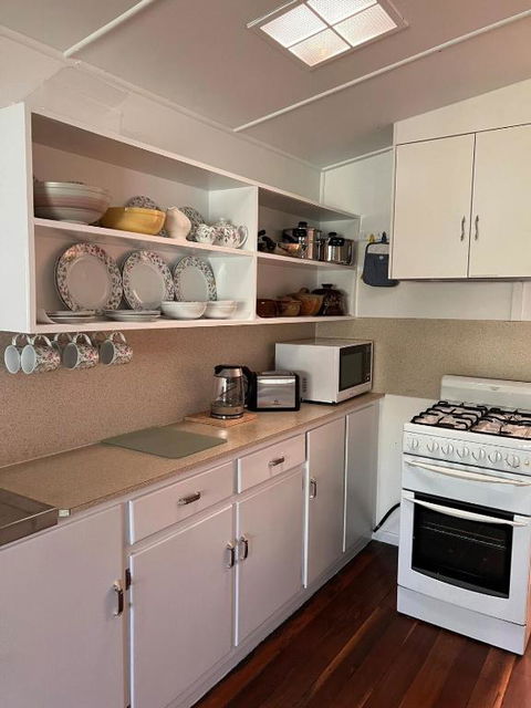 Samantha - Accommodation QLD 1