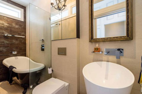 Sanctuary At The Rocks - Accommodation QLD 3