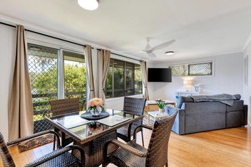 Sanctuary Lakes Fauna Retreat with Accommodation QLD