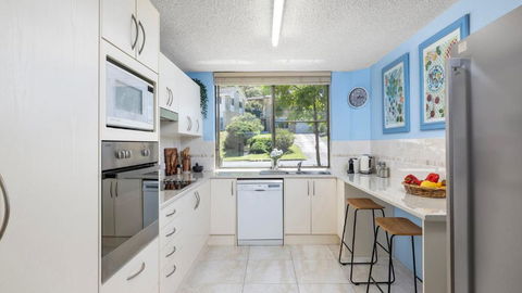 Sand And Sea - Accommodation QLD 3