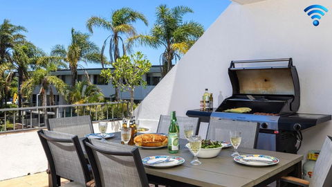 Sand And Sea - Accommodation QLD 0