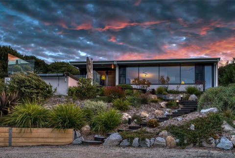 SALT Luxury Couples Villa - Accommodation QLD 3