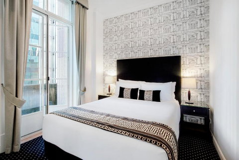 Rothbury Hotel - Accommodation QLD 1