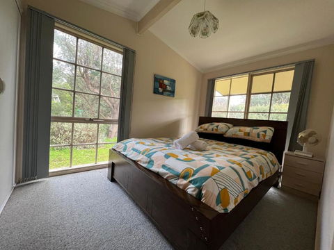 Sand, Surf & Sun - Accommodation QLD 0