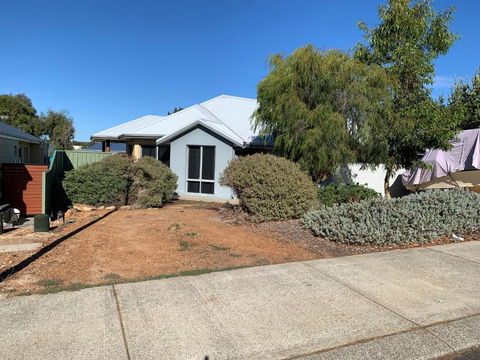 Sandalwood Guest Room - Accommodation QLD 0