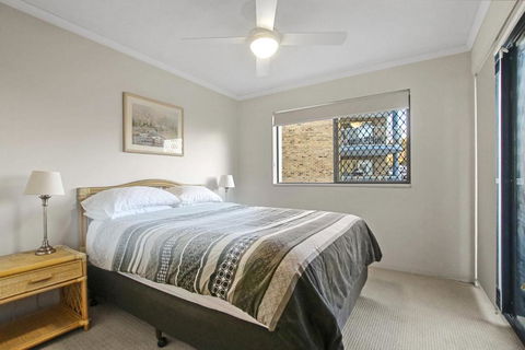 Sandalwood Unit 1 66 Lower Gay Tce - Accommodation QLD 1