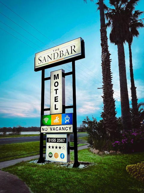 Sandbar Motel - Accommodation QLD 1