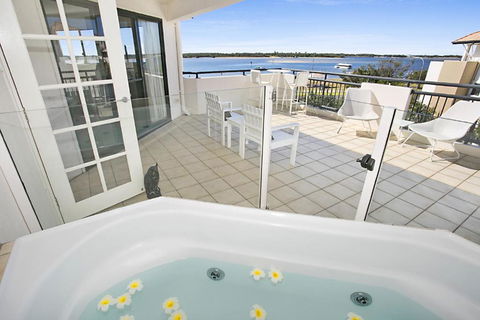 Sandcastles On The Broadwater - Accommodation QLD 2