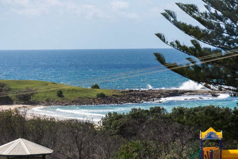 Sandilands One - Oceanstays - Accommodation QLD 1