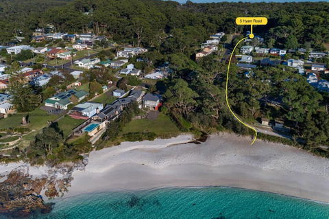 Sandlines At Hyams Beach - Accommodation QLD 1