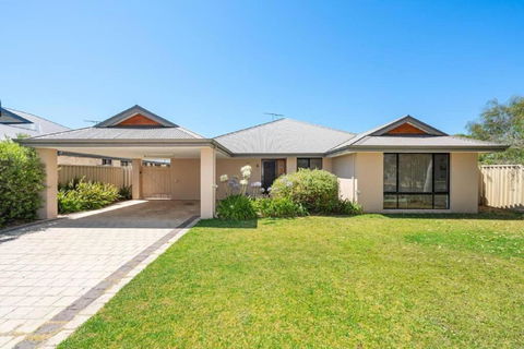 Sandpiper House - Family & Pet Friendly - Accommodation QLD 0